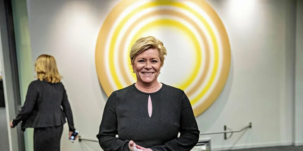 SUPERGOD LØNNSOMHET KAN BETY GRUNNRENTESKATT: Finansminister Siv Jensen (Frp) mener havbruksnæringen er en svært lønnsom næring. Det kan bety at næringen i framtida må betale en grunnrenteskatt.Foto: Aleksander Nordahl