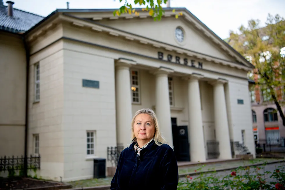 Det gleder Kristin Skaug i AksjeNorge å se mange under 40 år kaste seg utpå og investere i aksjer. I 2020 strømmet 90.000 nye aksjonærer til Oslo Børs.