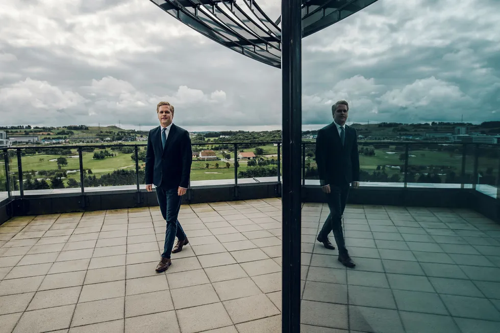 Advokatfullmektig Kristoffer Sivertsen i advokatfirmaet LIGL Advokater tror nedgangen i antallet arbeidsrettssaker blant annet henger sammen med at arbeidsgivere håndterer oppsigelsesprosesser på en bedre måte. Foto: Tommy Ellingsen