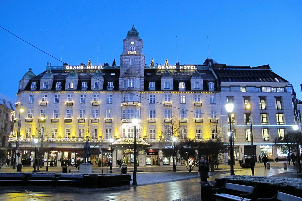 Ikoniske Grand Hotel i Oslo får bare 21 av 30 mulige poeng i vår hotelltest. Frokosten og dårlig renhold trekker ned.