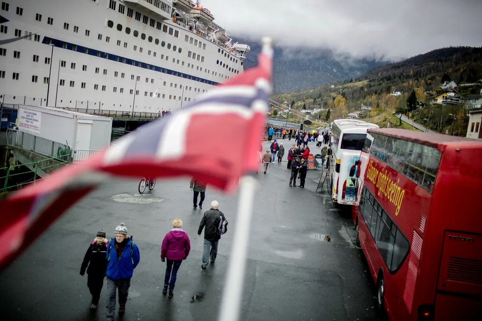 Hvis du blir pålagt karantene fordi du med viten og vilje har brutt nasjonale reiseråd, kan du tape retten til sykepenger, skriver Heidi Fuglesang i innlegget.
