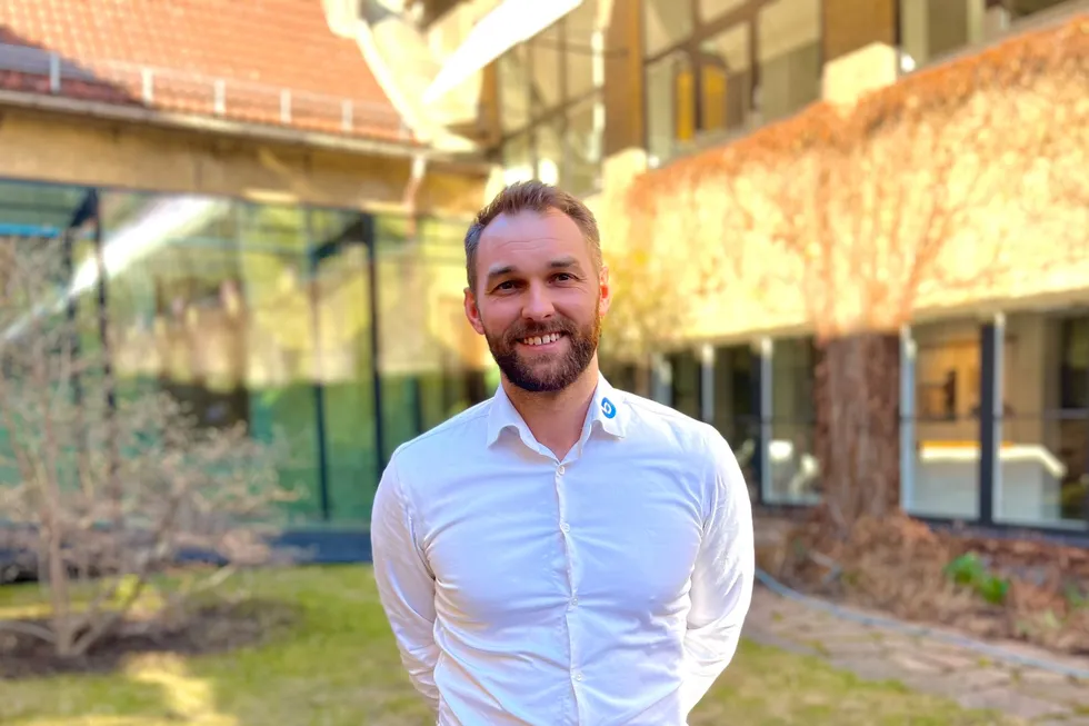 – Når neste produksjonsrunde starter opp, så vil også prisene øke. Dette vil også markedsprisen i Norge reflektere, sier Bluetecs salgsleder Andreas Andersen.