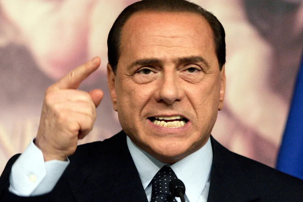 «Jeg spiste en gang middag med Italias statsminister Berlusconi. Jeg ble ikke imponert over hans kloke tanker, men det var ikke en kjedelig middag», skriver artikkelforfatteren. Berlusconi døde i fjor.