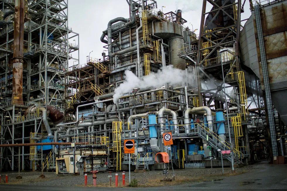 Enda en lekkasje rammet Statoils raffineri på Mongstad om morgenen mandag 10. desember. Equinor bruker i år en halv milliard kroner på å robustgjøre anlegget etter flere år med svakt vedlikehold.