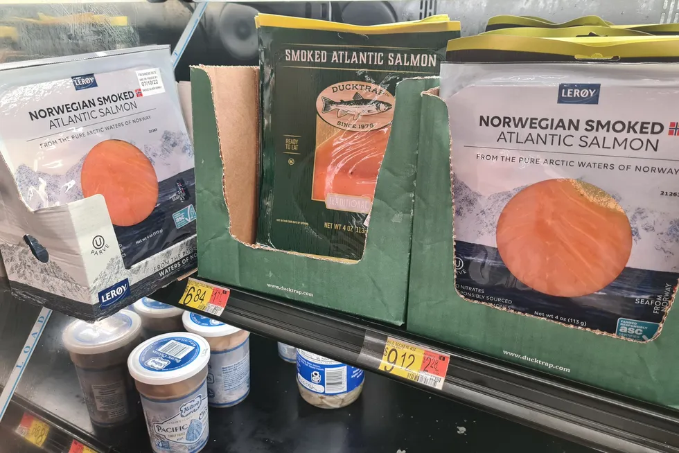 I en gigantisk Walmart butikk i Lancaster, Pennsylvania nordøst i USA har Intrafish ved en tidligere anledning funnet et utvalg norsk røkelaks. Det meste av laksen kom fra Lerøy.