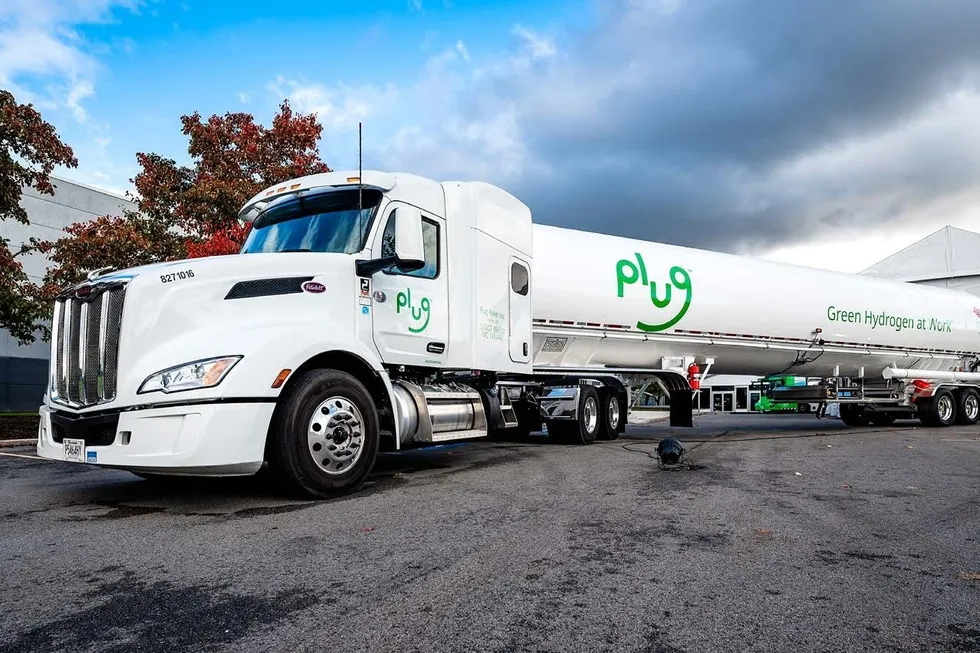 Plug Power trailer carrying green hydrogen