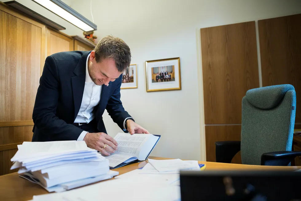Kjell Ingolf Ropstad vil ha penger både til skole og barn.