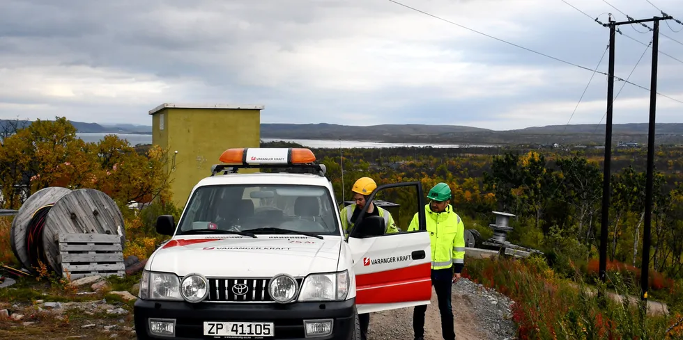Statnett søker om en ny 420 kV ledning Lebesby-Seidafjellet etter å ha videreført utredningsavtalen for prosjektet i samarbeid med Varanger Kraft og Finnmark Kraft.