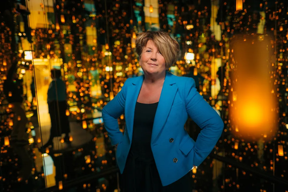 – Jeg ble ganske knust. Jeg så ikke den komme, sier Wenche Fredriksen, som jobbet 30 år i Accenture. Nå er hun mangfoldssjef i DNB.
