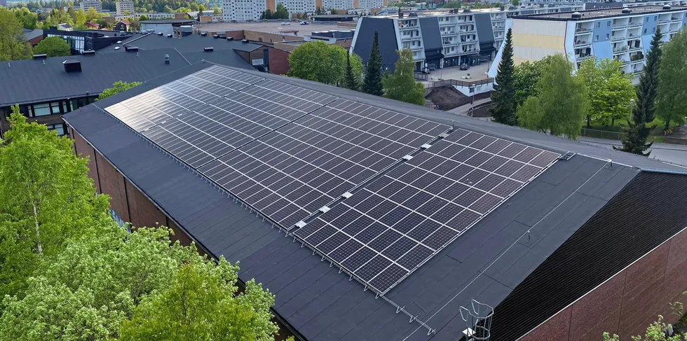 Nå settes utredning om delingsordningen for strøm i næringsområder i gang