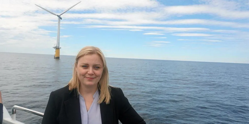 Olje- og energiminister Tina Bru mener MDGs forslag om å bygge ut 30 GW havvind er urealistisk. Hun frykter også at det kan skape enorm motstand mot havvind.