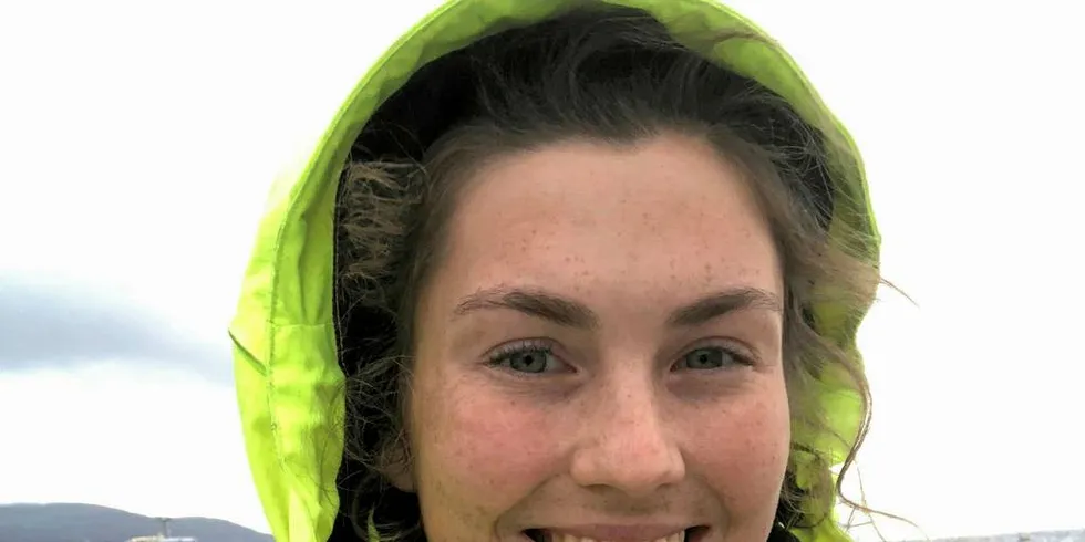 DRØMMEJOBBEN: Helene Bjelland (20) er den yngste lokalitetsansvarlig i Bolaks. – Jeg trives kjempegodt i næringa, sier hun.Foto: Privat