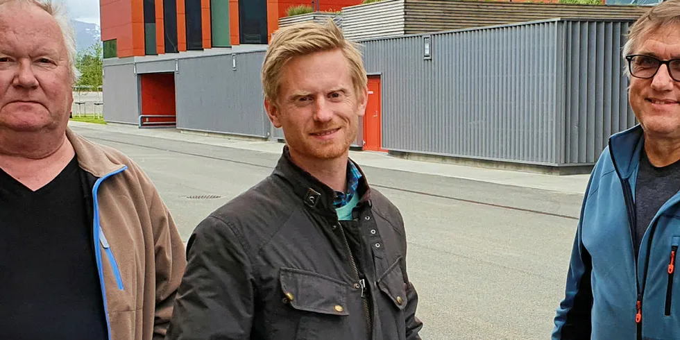 SLÅR SEG SAMMEN: Are Selnes, CTO EDI-Systems (f.v.), Raymond Haga, Finance and Business Management Director Maritech og Robert Hansen, CEO EDI-Systems.