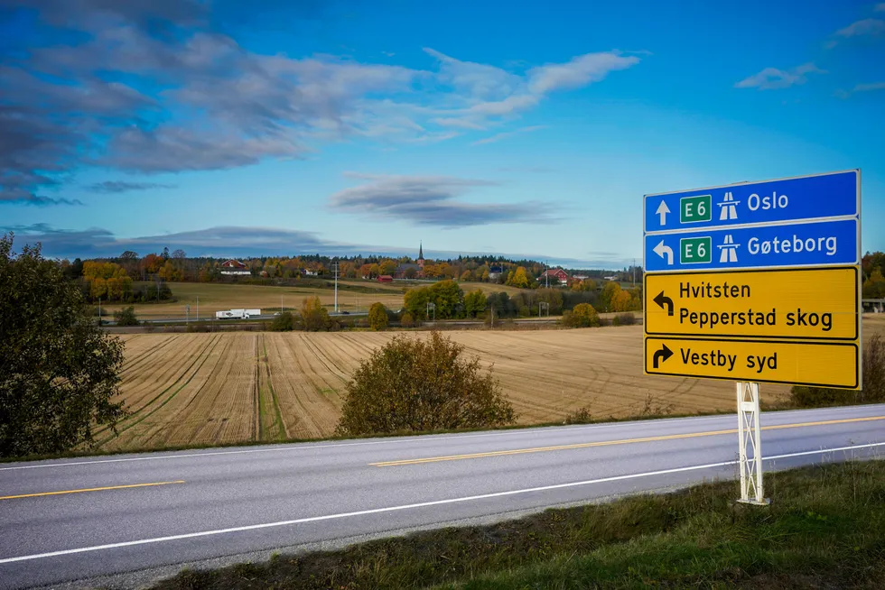 Regjeringen har bestemt at Ikea ikke får bygge et varehus på Delijordet i Vestby kommune med det første.