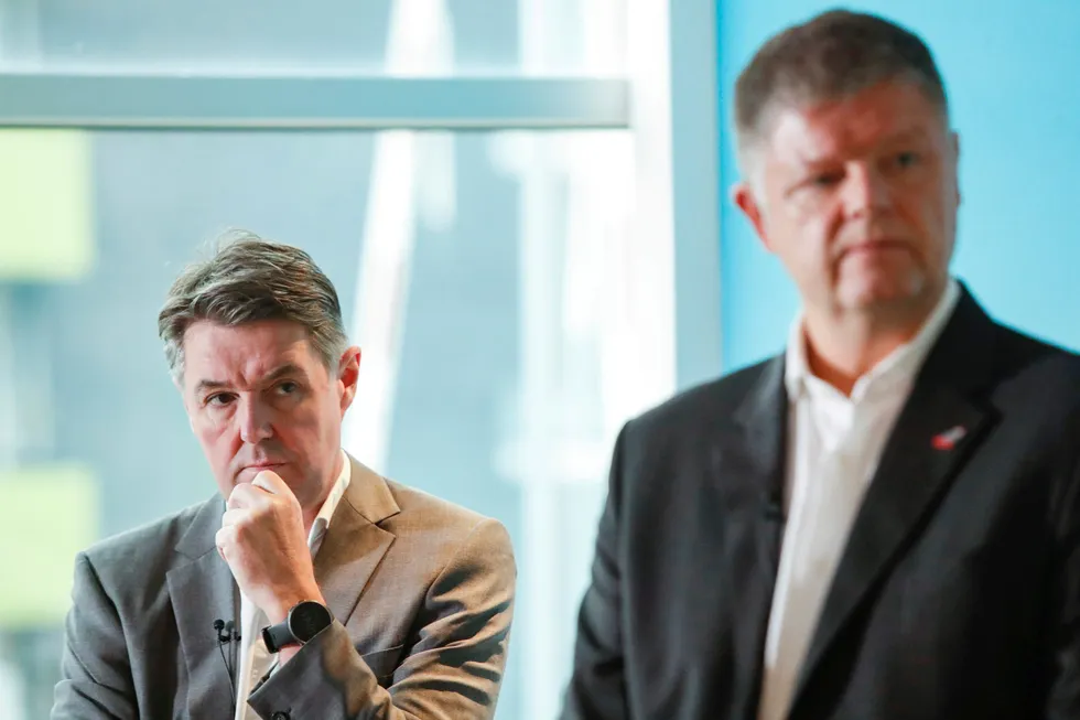 Jacob Schram (til høyre) og Geir Karlsen fikk 11 millioner kroner hver i bonus. Det var helt i orden og ikke noe brudd på statens bonusforbud, ifølge Norwegian.