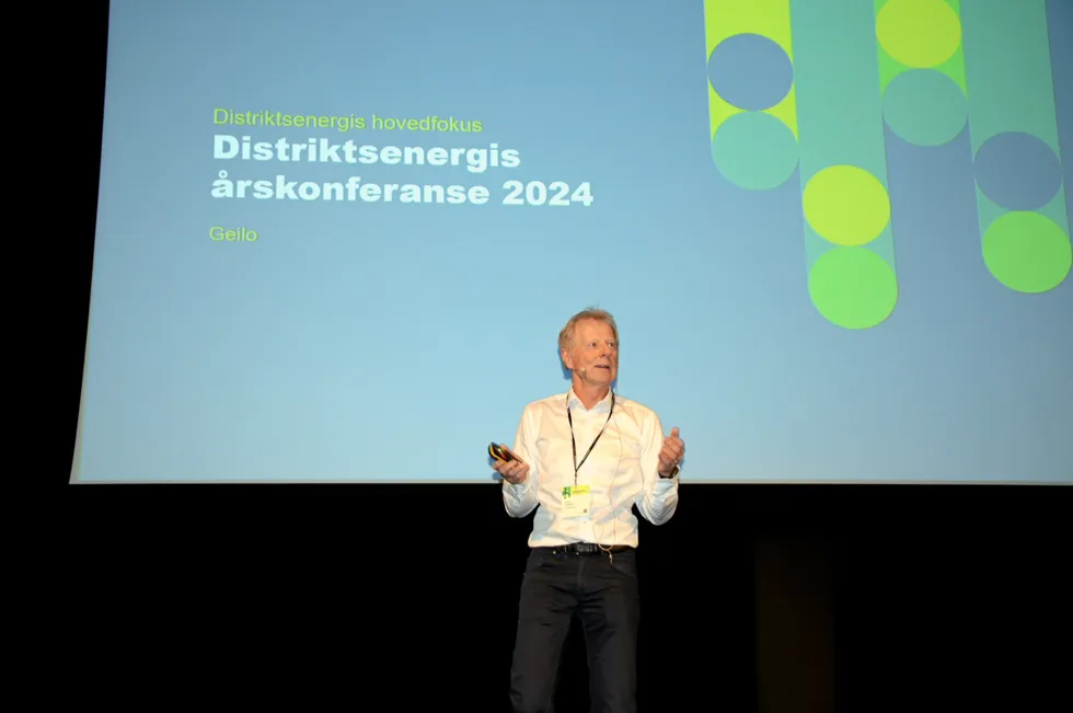 – Når det blir sagt ja til et stort nytt kraftforbruk, må det ligge et ansvar lokalt å skaffe til veie denne strømmen, sa Knut Lockert på Distriktsenergis årskonferanse på Geilo.