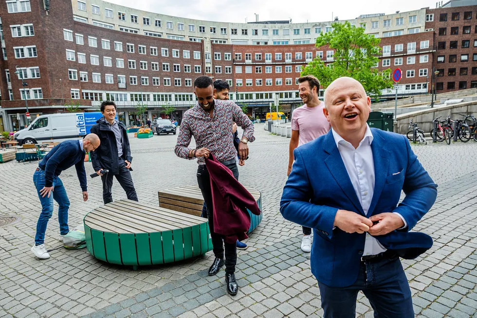 Jan Søby Oftedal (fra venstre), Jørn Skogsrud, Shafi Adan, Anders Gill, Arne Kvale og Bård Schumann starter et selskap som skal forenkle boligsalg.
