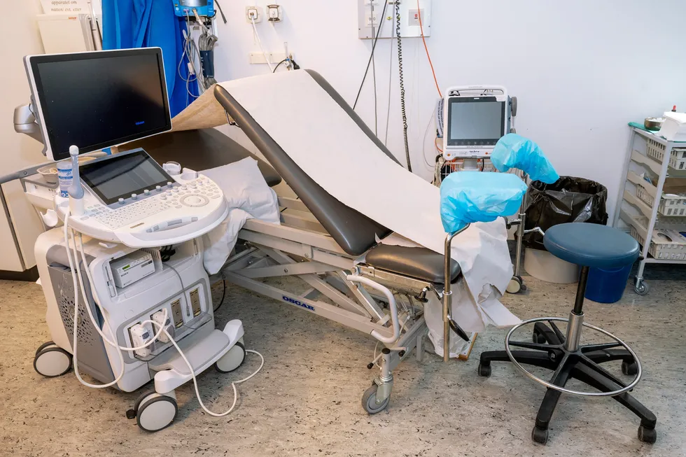 Markedet for behandling av endometriose er estimert til å utgjøre 20 milliarder kroner, men pasienter har fortsatt minimale behandlingsmuligheter, skriver artikkelforfatterne. Illustrasjonsfoto.