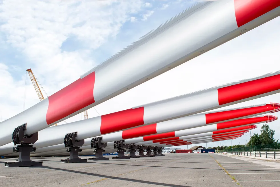 Siemens Gamesa wind turbine blades ready during transport.