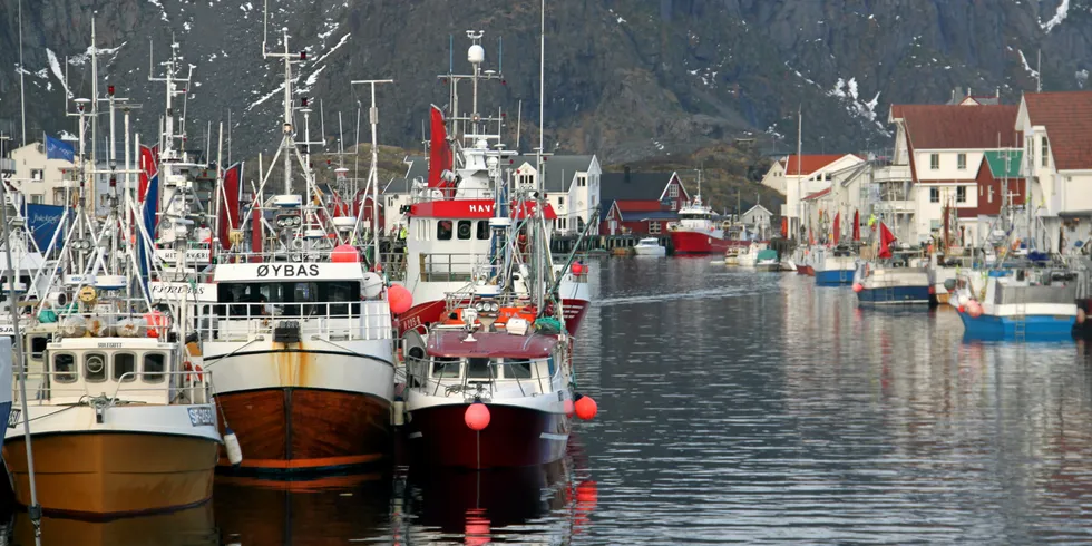 Fiskeriministeren håper på mindre kappfiske med økte garanterte kvoter. Her fra tidligere års vinterfiske i Henningsvær.
