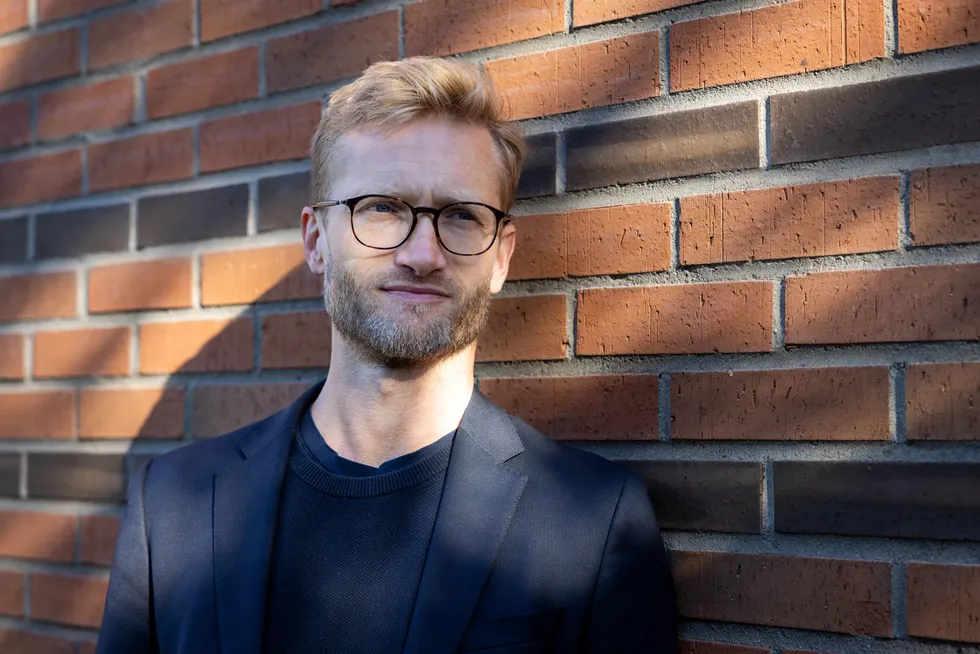 Professor Gisle James Natvik påstår at SV bare tar debatten om rentesettingen når rentene øker, skriver artikkelforfatteren.