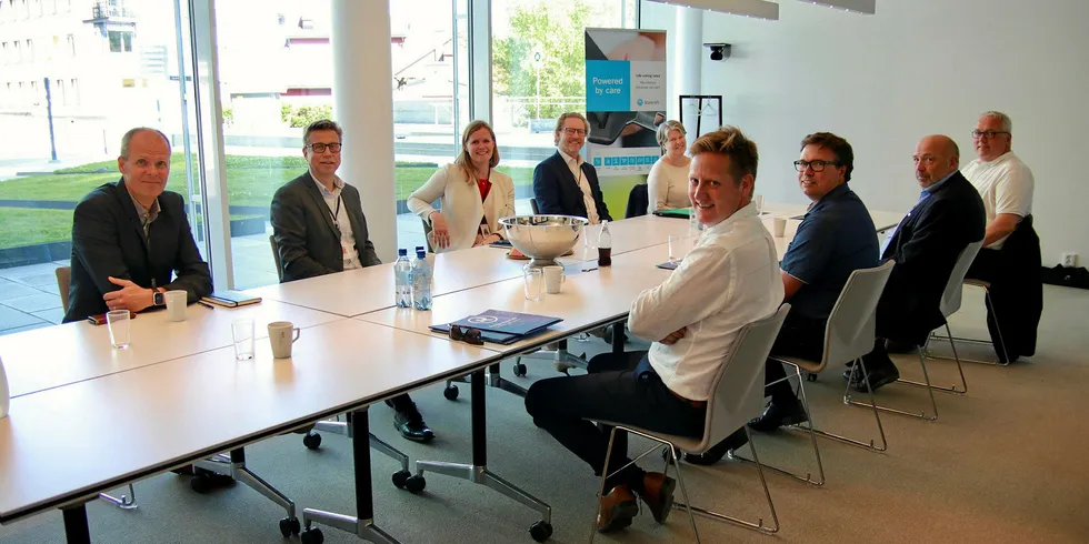 Representanter fra Ringerikskraft og Statkraft undertegnet tirsdag en samarbeidsavtale om datasenter.