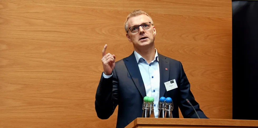 Vassdrags- og energidirektør, Kjetil Lund, sier at det er viktig at ikke strømsparingen går på helsa løs.
