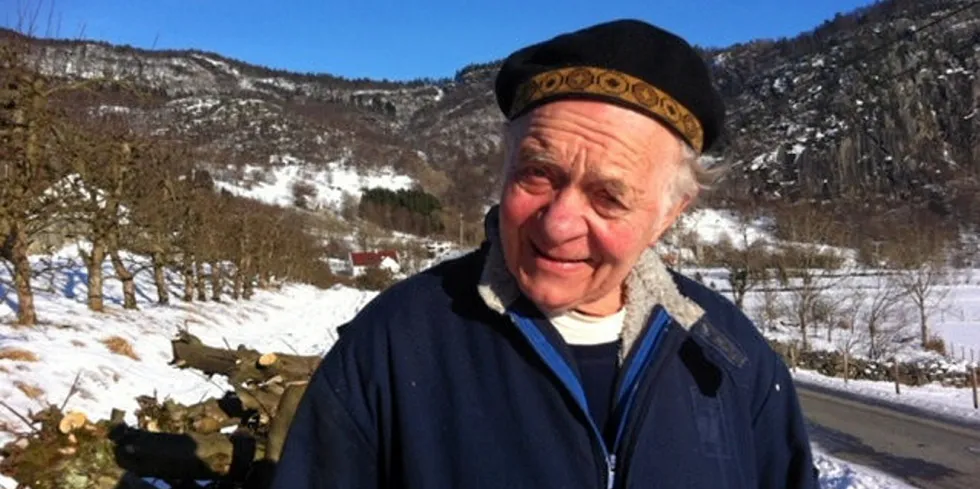 Trålarflåten har tilrana seg kontroll over om lag halvparten av den norske fisken, skriv Knut Vadla, småbrukar, lærar og blåskjeldyrkar.