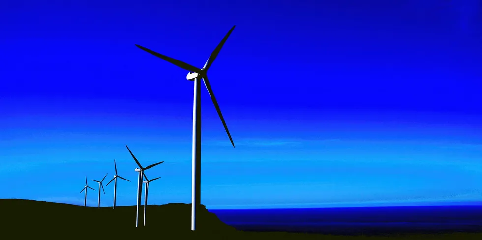 Alle vindkraftkonsesjoner som allerede er gitt skal gjennomgås på nytt av Olje- og energidepartementet.