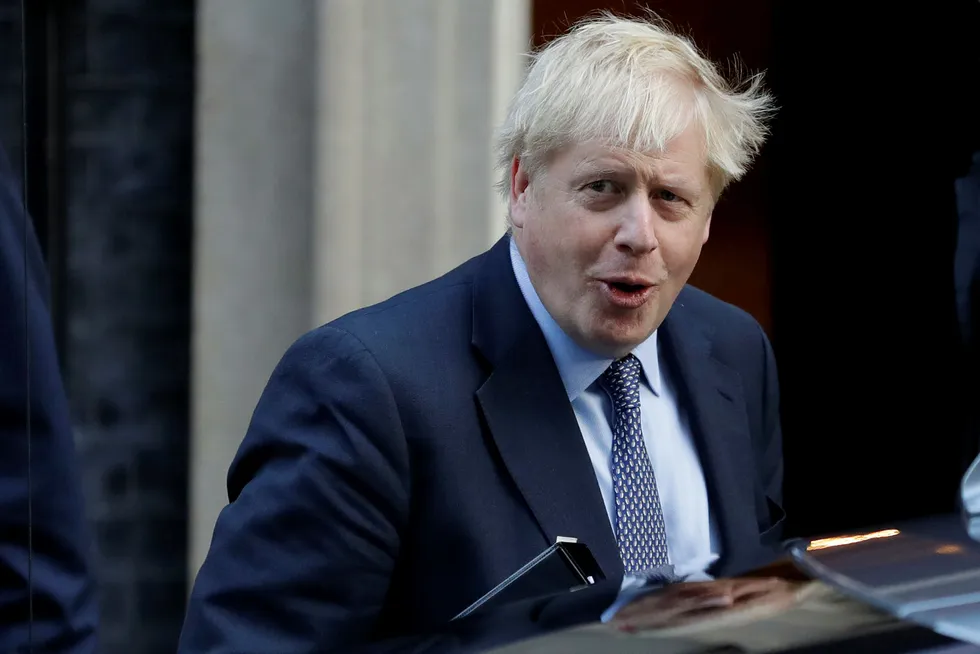 Storbritannias statsminister Boris Johnson har tro på at det er mulig å forlate EU 31. oktober. Mandag kan det komme en ny sjanse i Parlamentet for å få den reviderte brexitavtalen godkjent.