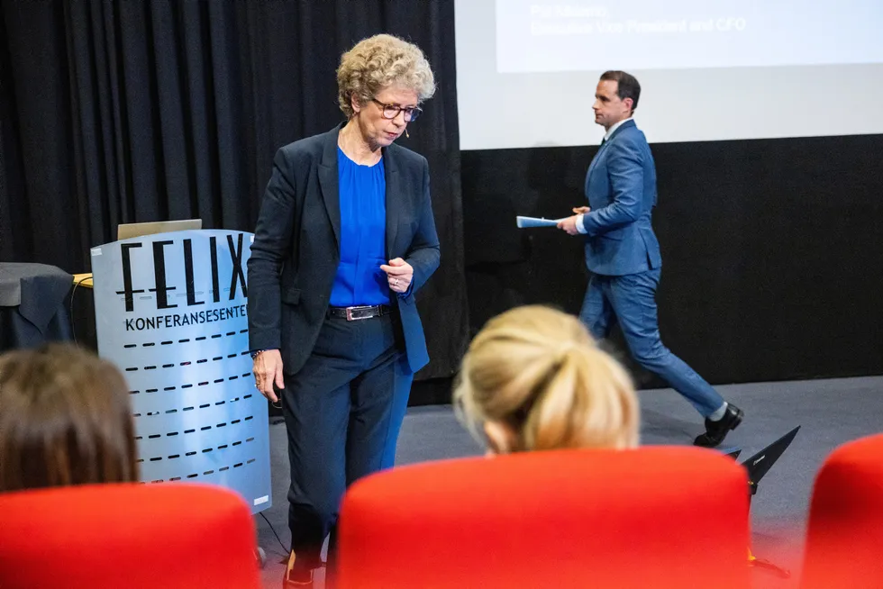 Konsernsjef Hilde Merete Aasheim Hydro og finansdirektør Pål Kildemo på Hydros kvartalpresentasjon.