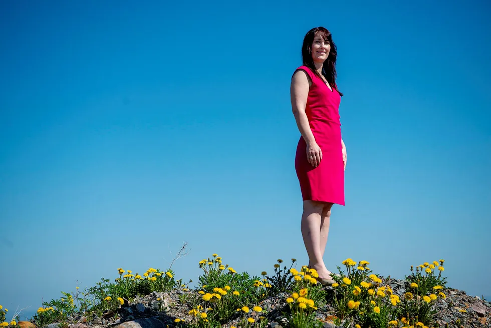 Intek-sjef Anita Hager har ledet familiekonsernet siden hun var 28 år. – Mange bedrifter har vært ledet nærmest som maskiner, men det nytter ikke lenger. Man må inspirere slik at folk synes det er meningsfylt å jobbe sammen mot et felles mål. Foto: Mikaela Berg