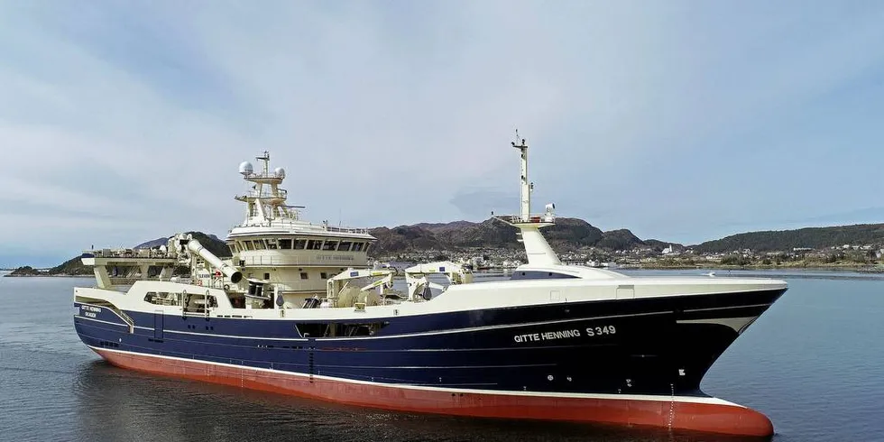 STOR: «Gitte Henning» kan laste 3700 tonn.Foto: Marianne Hovden