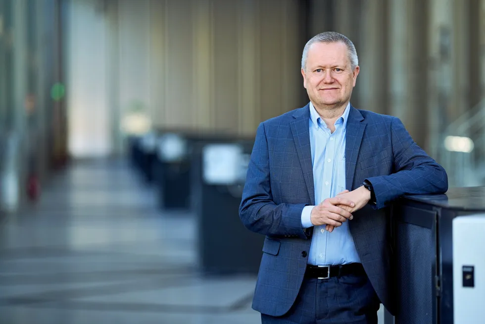 Tidligere konsernsjef Eskil Lunde Jensen gikk i november i fjor av på dagen. Arne Johan Grimsbo tok over som sjef ut året.