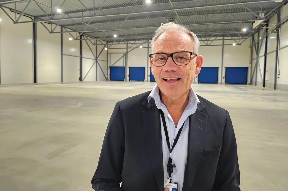 Sverre Søraa er administrerende direktør i Coast Seafood. Her fra åpningen av Oslo Airport Cold Storage, et kjølelager som Coast eier.