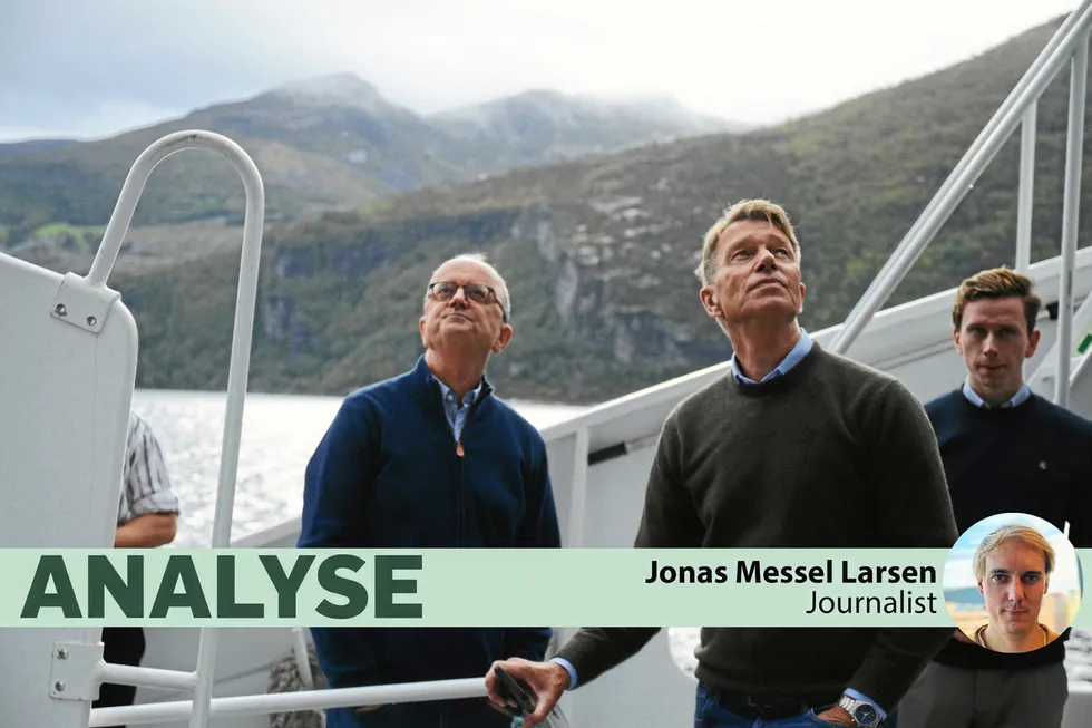 Her besøker energiminister Terje Aasland kraftverket i Lysebotn sammen med Lyse-sjef Eimund Nygaard i 2023.