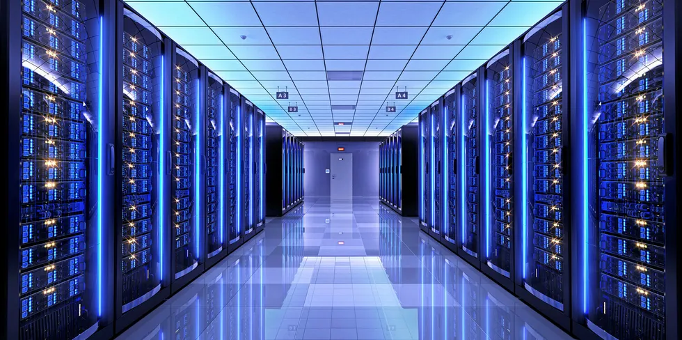 Det har vært en eksplosiv økning i antallet selskap som vil etablere datasentre i Norge. Skal alt bygges ut vil det kreve en økning i kraftproduksjonen med 20 prosent og i nettkapasiteten med 12 prosent.
