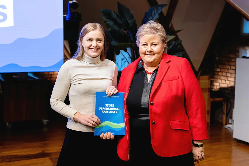 Nestleder Tina Bru og partileder Erna Solberg har lagt frem Høyres alternative statsbudsjett for 2025.