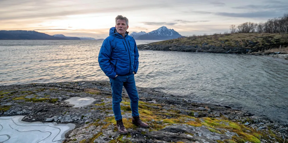 Fiskeri- og havminister Bjørnar Skjæran er i dialog med Island angående loddefiske ved Island, men foreløpig vil ikke Island endre på reguleringene for den norske flåten.