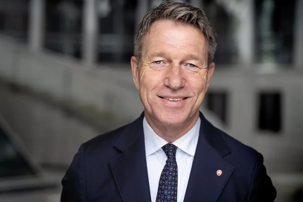 – Endringene vil frigjøre ressurser i NVE gjennom forenkling av saksbehandlingen etter energiloven, sier energiminister Terje Aasland.