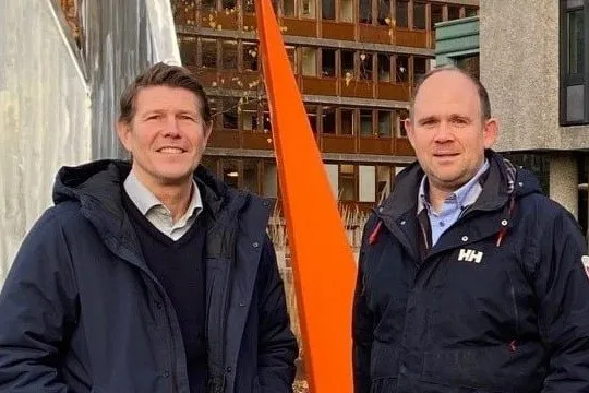Til venstre Tommy Johnsen, daglig leder og Magnus Hexeberg, markedsansvarlig i NOx-fondet.