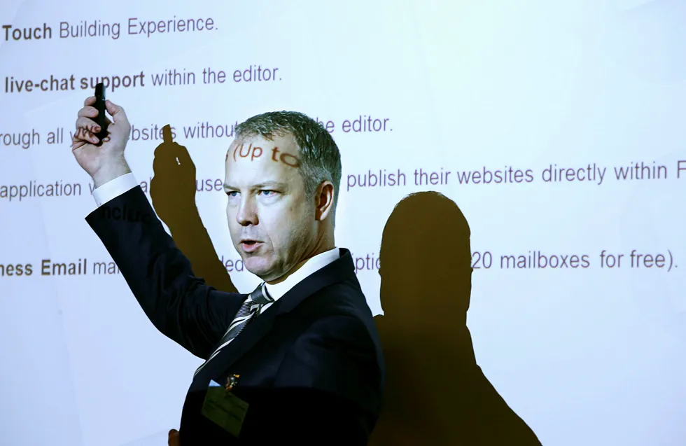 Intex Resources-styreleder Lars Christian Beitnes har lagt en ny plan for selskapets nikkelprosjekt på Filippinene. Det gir dramatisk lavere investeringer. Her avbildet ved børsnoteringen av selskapet Oxxy, som Beitnes var med på å grunlegge. Foto: Terje Pedersen/NTB Scanpix