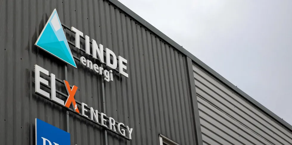 Vear kontorsenter i Bekkeveien utenfor Tønsberg der Tinde energi og ELx energy holdt til. . Tinde Energi og ELX Energi.