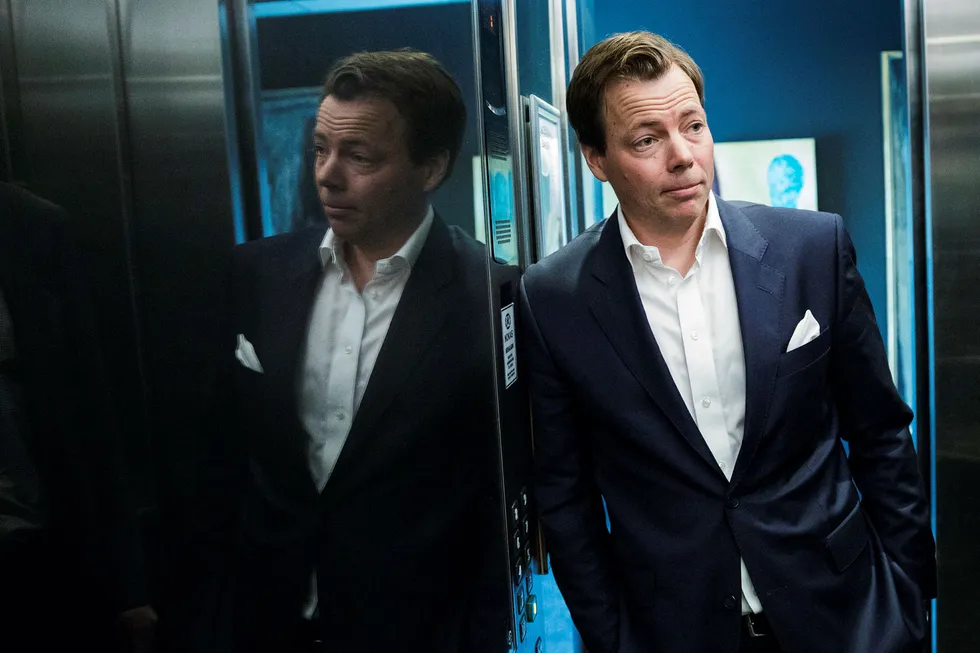 Konsernsjef Lars Sperre i Norske Skog hadde tirsdag den første samtalen med advokat Tom Hugo Ottesen i Kvale som er oppnevnt som bostyrer for konkursboet Norske Skogindustrier asa.