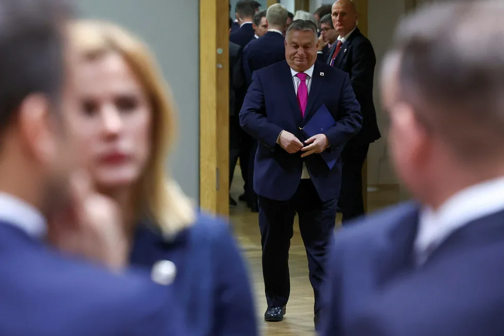 Ungarns statsminister Viktor Orban tok seg en kaffepause. I mellomtiden ble de andre EU-lederne enige om Europas fremtid.