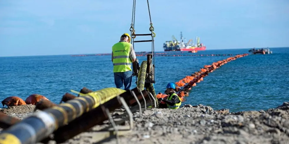 De to eldste kablene til Danmark nærmer seg 50 år og tekniske levealder. Det er ikke sikkert de blir fornyet.
