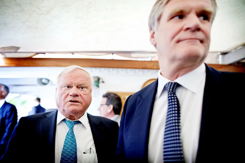 John Fredriksen (til venstre)) og Tor Olav Trøim om bord i Christian Radich i 2013. Da var duoen fortsatt på talefot.