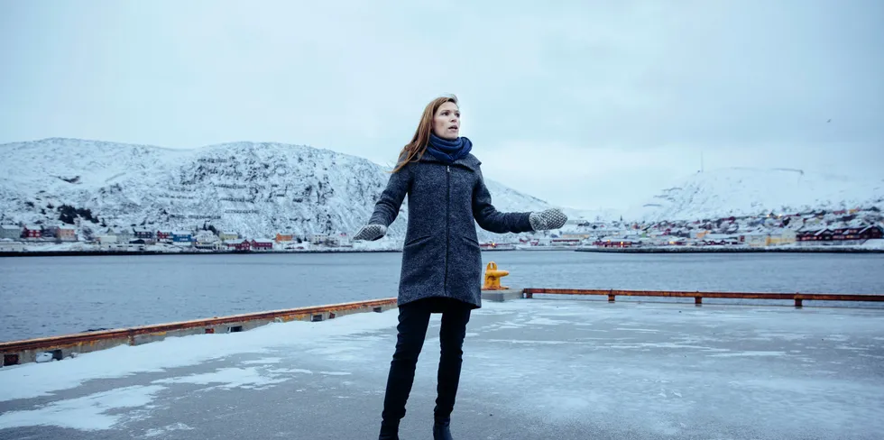 Industridirektør i Sjømat Norge, Stine Akselsen, er kritisk til at Fiskeridirektoratet ikke har vurdert hvilke konsekvenser havdeling vil få for industrien. Hun krever at saken utredes på nytt.
