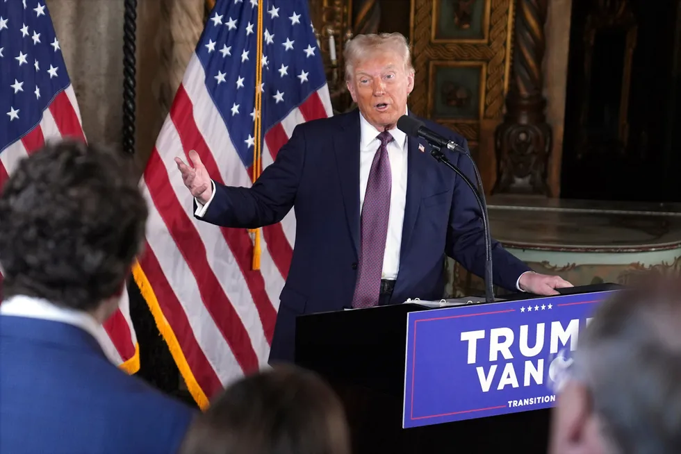 Donald Trump holdt pressekonferanse ved sitt landsted Mar-a-Lago i Florida tirsdag kveld norsk tid.