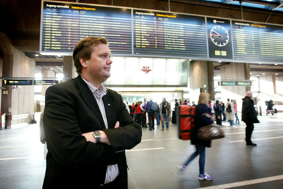 Pressesjef Åge-Christoffer Lundeby i NSB vil gjerne ha åpne kundelister hos pr-byråene NSB skal jobbe med.